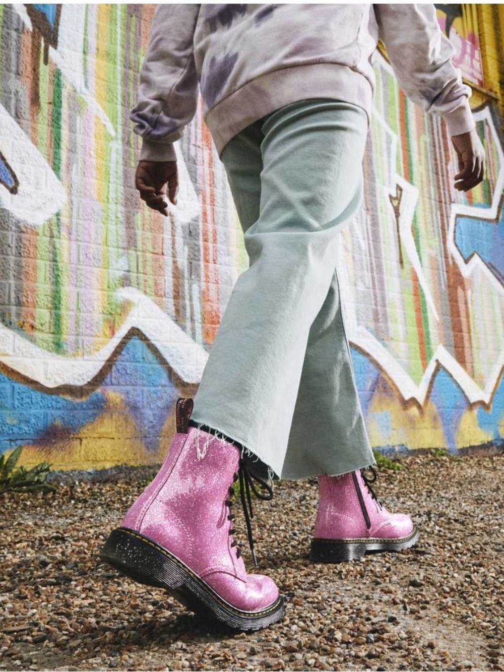 Dr. Martens pink Sparkle Shiny Glitter 1460 Lace Up Womens Sz 7 - Picture 2 of 13